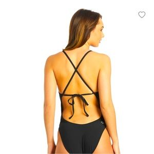 Joyner Women’s Jackson 4 Solid zone Piece Swimsuit